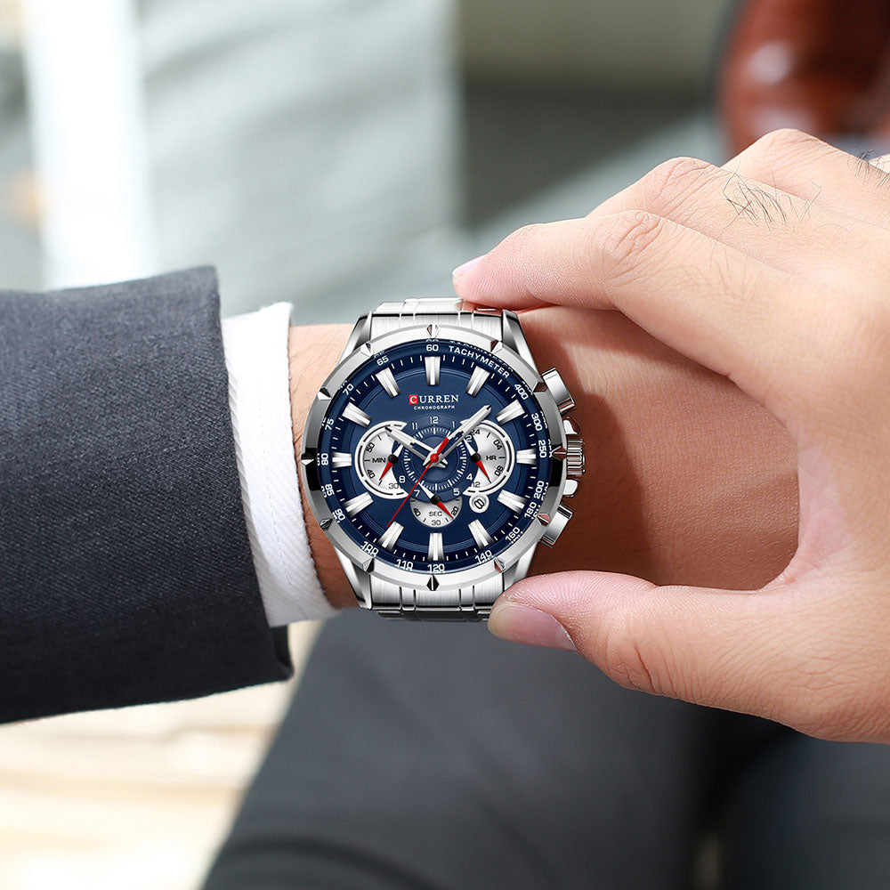 Modern en stijlvol heren polshorloge met nauwkeurige quartz uurwerk en chronometer functie.