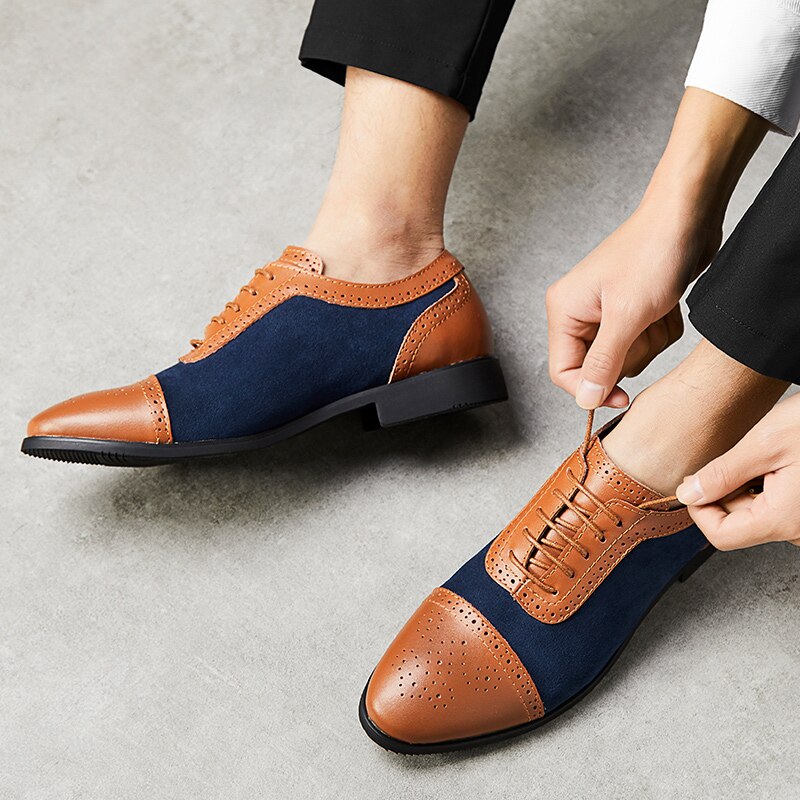 Formele heren business schoenen met klassieke elegantie, gemaakt van hoogwaardig leer voor zakelijke outfits.