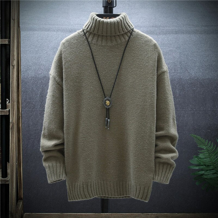 Close-up van de warme kraag van de dikke heren turtleneck. Comfortabele coltrui, perfect voor koude dagen.