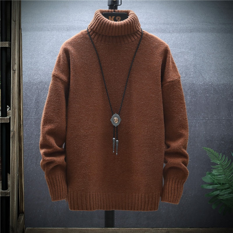 Gebreide dikke heren coltrui, warm en zacht. Ideale wintertrui en basic herenkleding voor comfort.