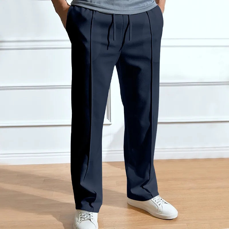 Heren slim fit broek met flexibele pasvorm, comfortabel en modern, voor een stijlvolle uitstraling.