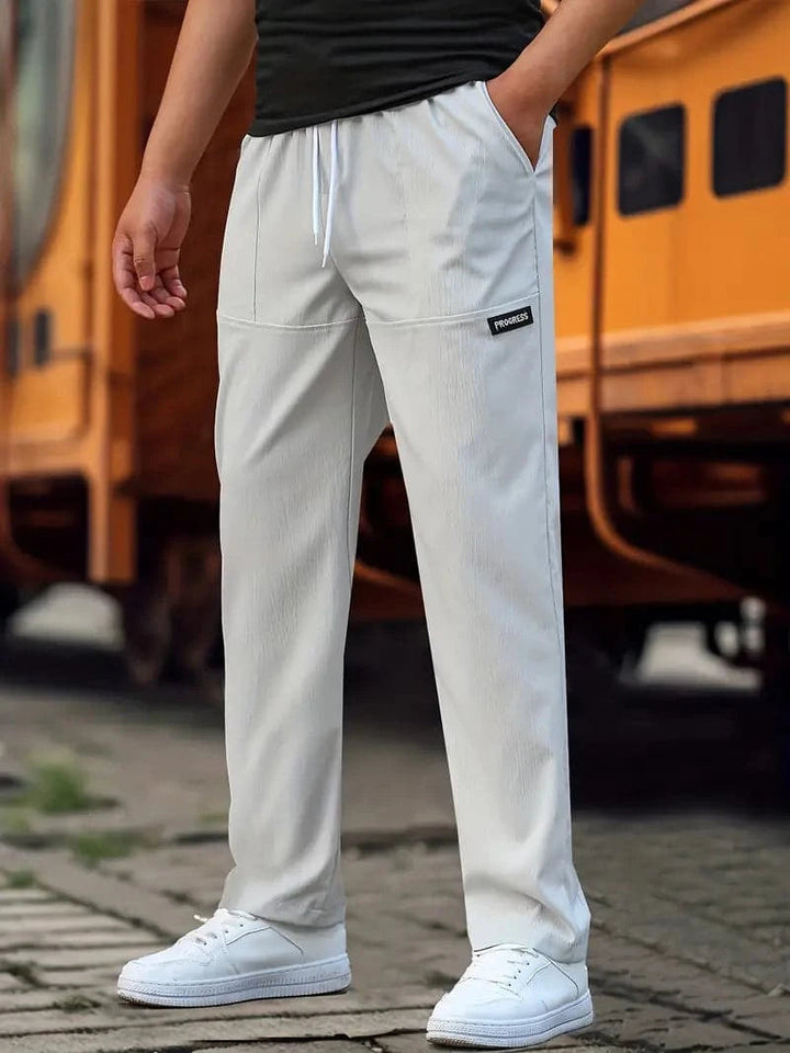 Grijze heren joggingbroek met regular fit, veelzijdig voor sport en ontspanning, biedt optimaal comfort.
