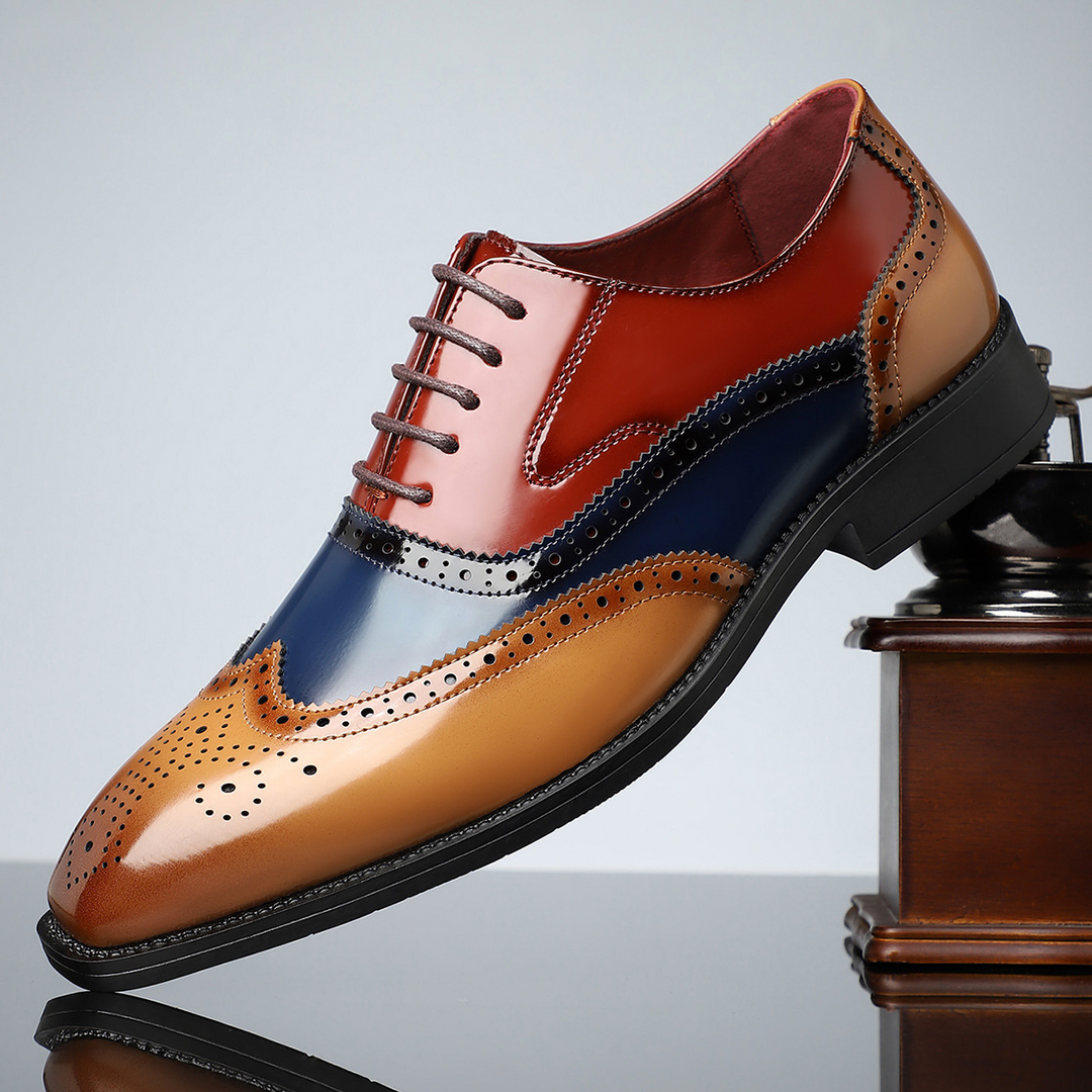 Formele heren veterschoenen: glanzende wingtip brogues, ideaal voor kantoor en speciale events.