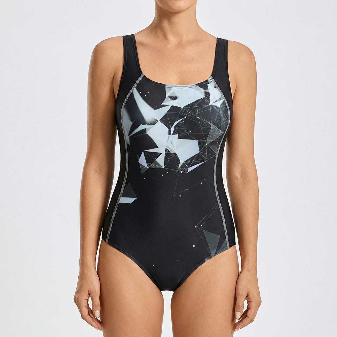 Creëer een gestroomlijnd silhouet met dit corrigerende eendelige dames badpak, zomerklaar.