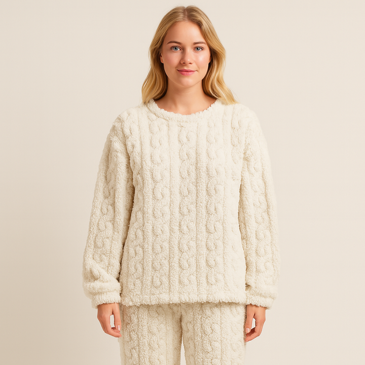 Dames zachte pyjama set 'Amy' met lange mouwen; ideaal voor comfortabele nachten en ontspannen loungewear.
