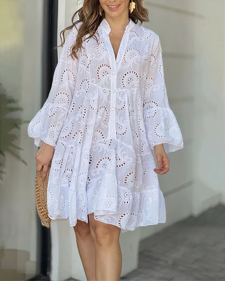 Modieuze dames zomerjurk met kraag en V-hals, een comfortabele en elegante overhemdjurk.