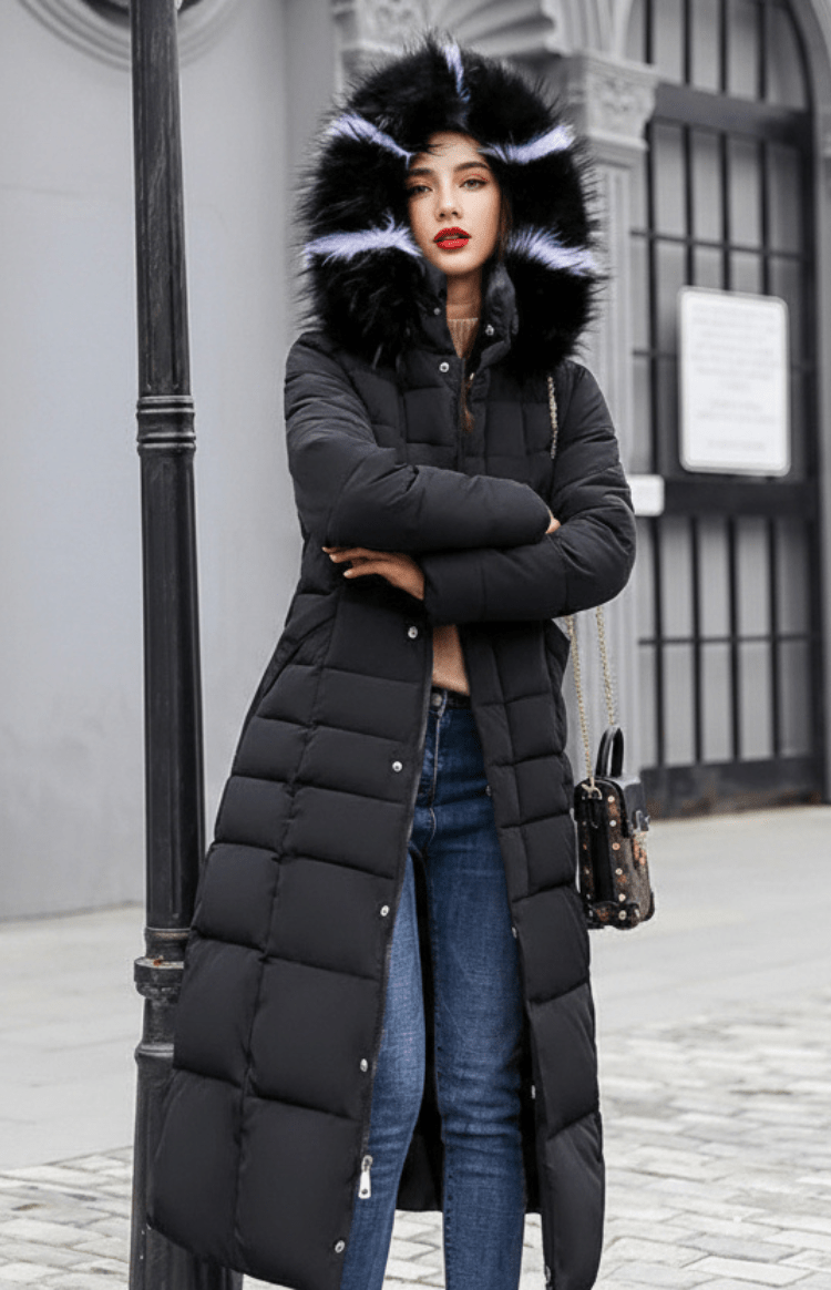 Warme lange dames outwear parka Natalie, gewatteerd met capuchon voor optimaal comfort.