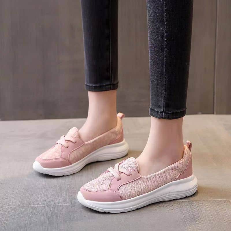 Roze Phoebe dames instappers, comfortabele slip-on schoenen voor de hele dag en dagelijkse activiteiten.