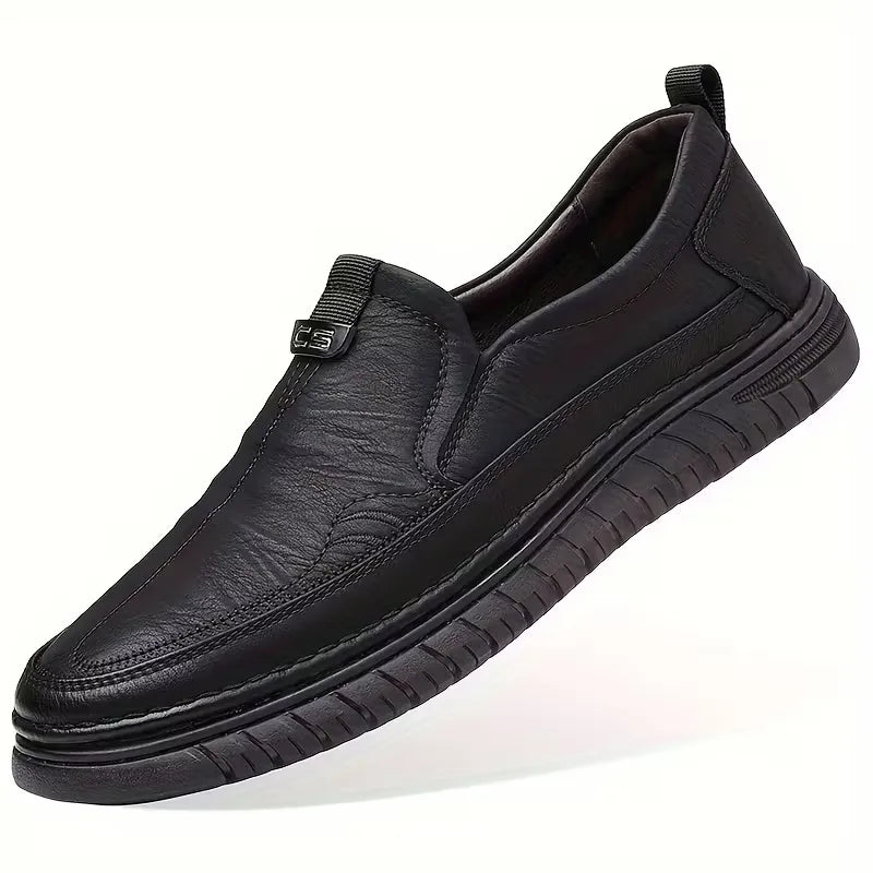 Heren instapschoenen (loafers) met comfortabele pasvorm en stevige antislip grip, ideaal voor dagelijks casual gebruik.