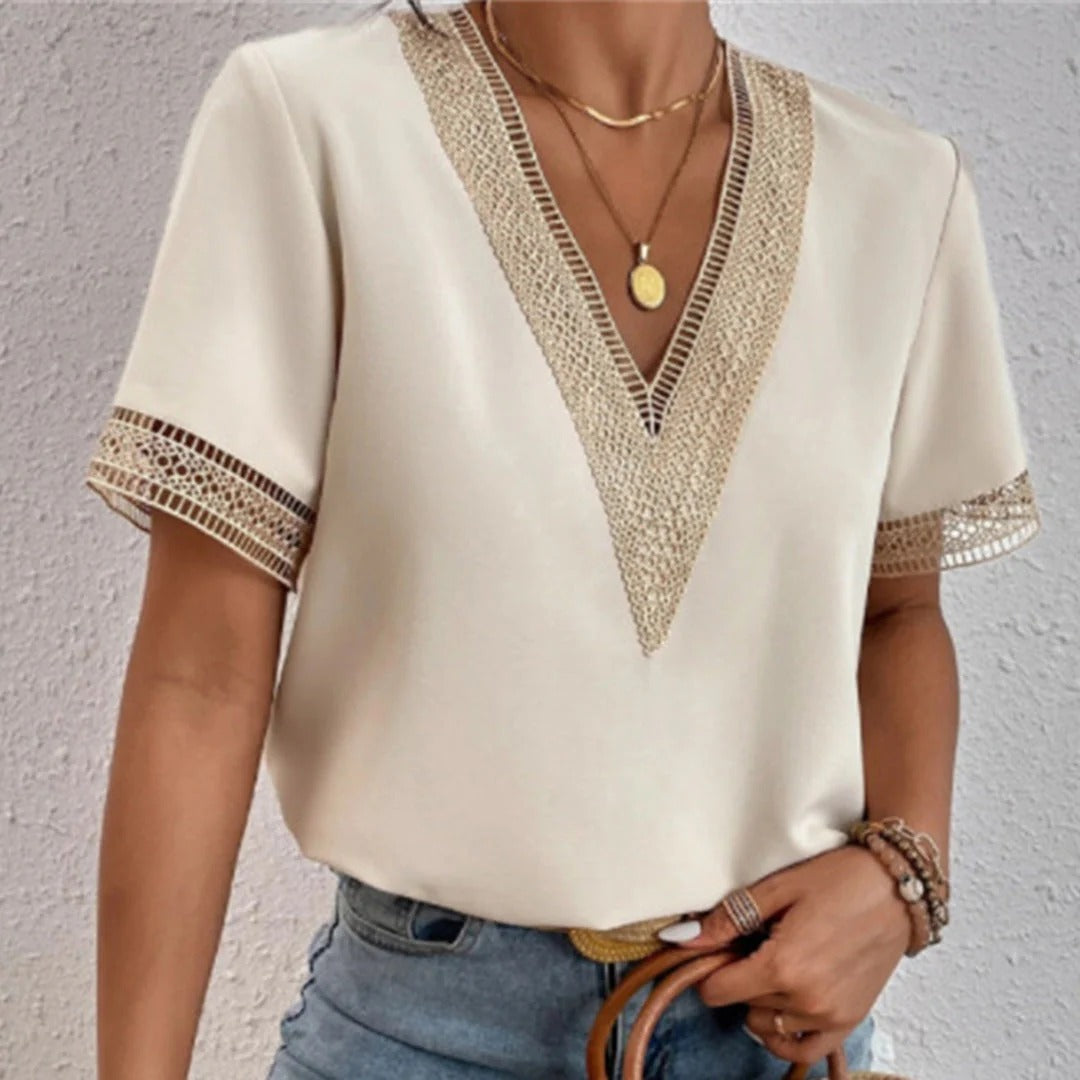 Comfortabele damesblouse met V-hals en lange mouw, veelzijdig voor casual en chique zomer outfits.