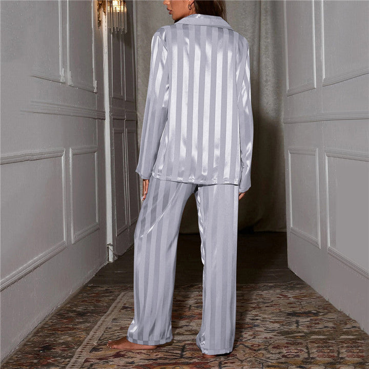 Zachte zijden damespyjama 'Nina'. Perfect als cadeau voor vrouwen die van elegantie en comfort houden.