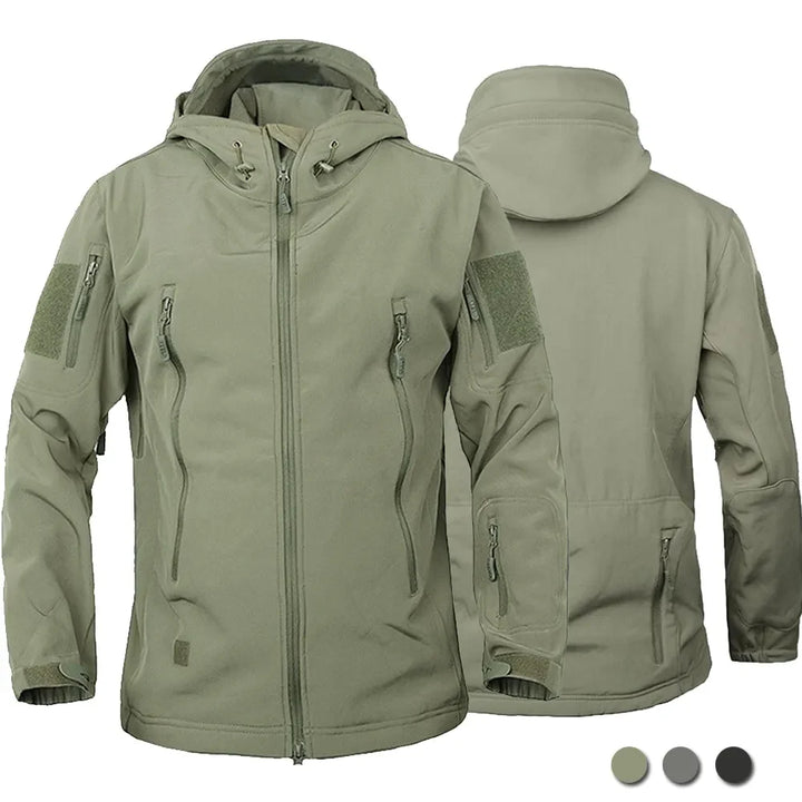 Warme gevoerde heren winterjas, militaire stijl, beschermt effectief tegen winterse kou en wind.