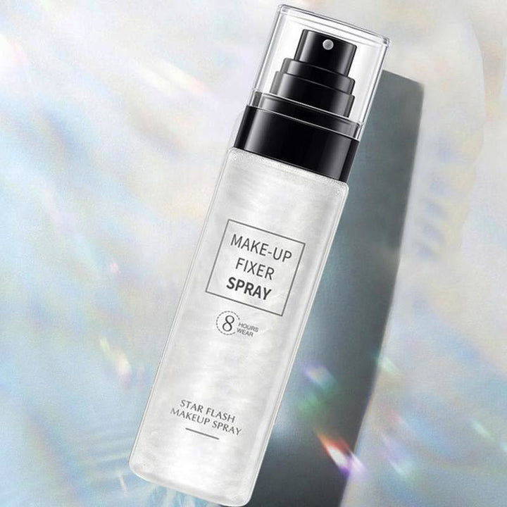Langhoudende Make-up Fixeer Spray die make-up de hele dag fixeert. Perfect voor een frisse, matte look.