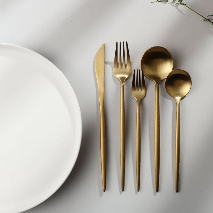 Roségouden 24-delige bestekset van roestvrij staal, modern design als uniek cadeau.