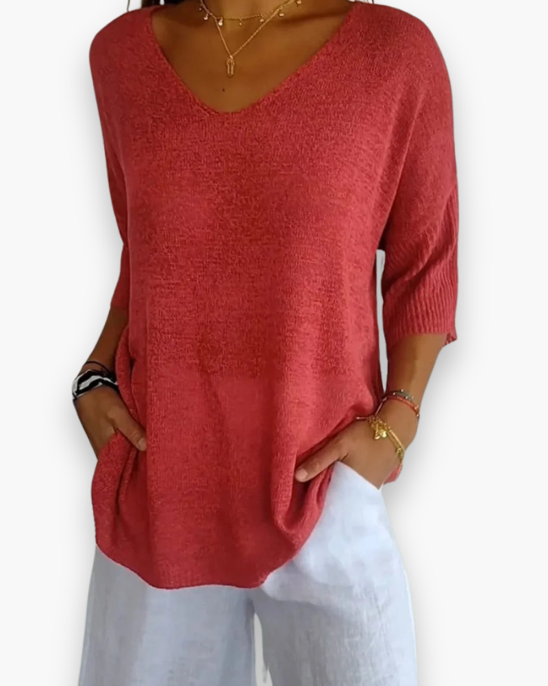 Dames zomertop met elegante V-hals, comfortabel en luchtig, perfect voor een stijlvolle zomerlook.