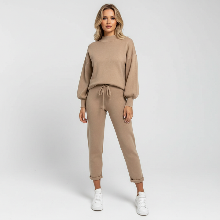 Dames herfst/winter outfitset, modieus en comfortabel, tweedelig met hoge kraag voor binnen & buitenactiviteiten.
