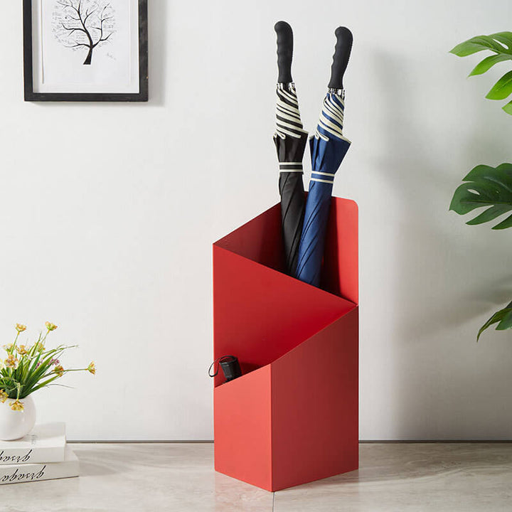 Moderne metalen parapluhouder met lekbak, een praktische en stijlvolle woonaccessoire.