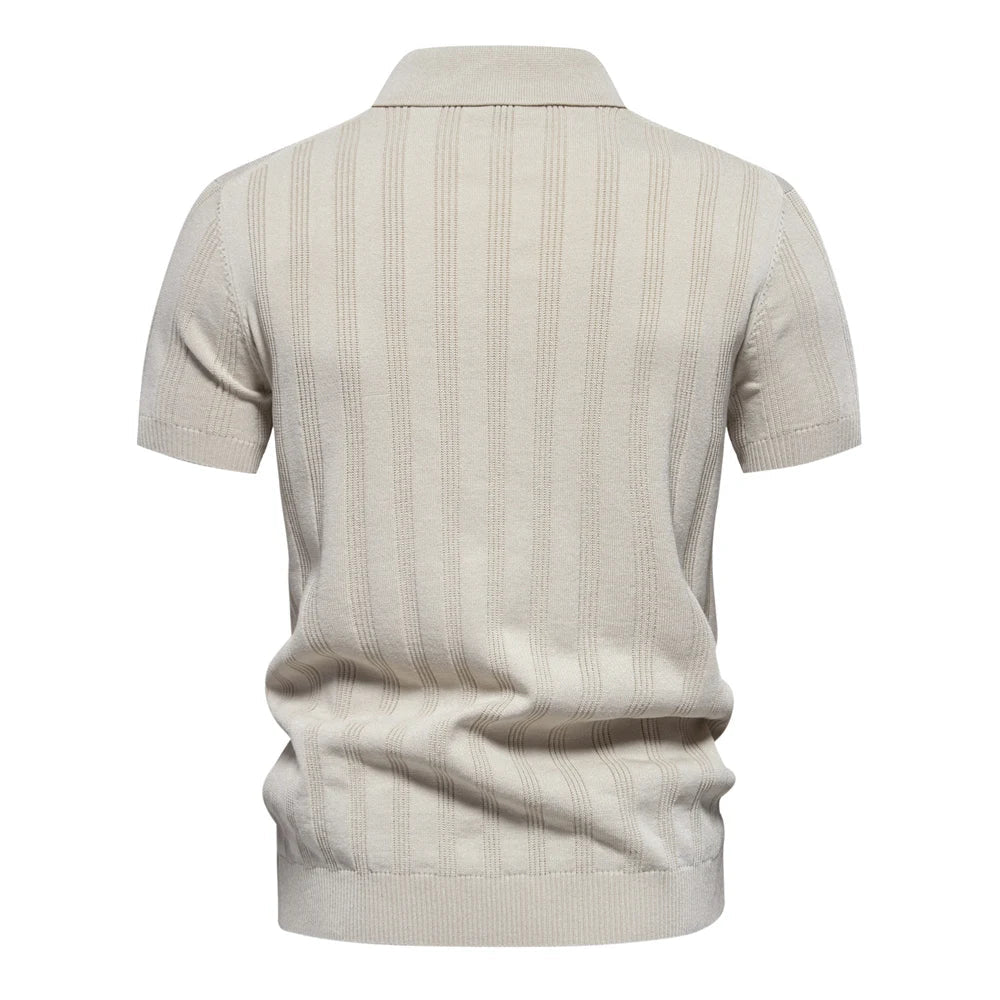 Veelzijdig heren polo shirt, geschikt als casual zomerkleding en stijlvolle herenmode voor diverse gelegenheden.