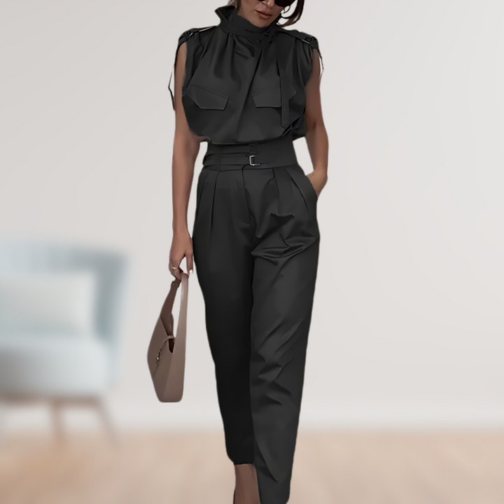 Elegante dames slimfit tweedelige set. Luxe top en pantalon, perfect voor chic zakelijk of casual.