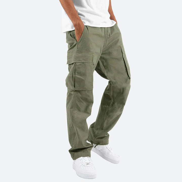 Stijlvolle beige comfortabele heren cargo zomerbroek, casual en trendy voor mannen.