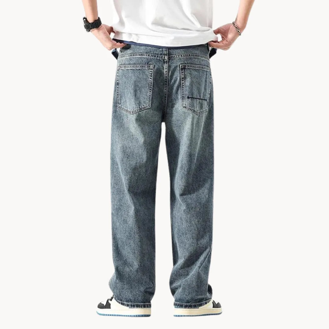 Stijlvolle retro heren jeans, rechte pasvorm in een tijdloze blauwe wassing.
