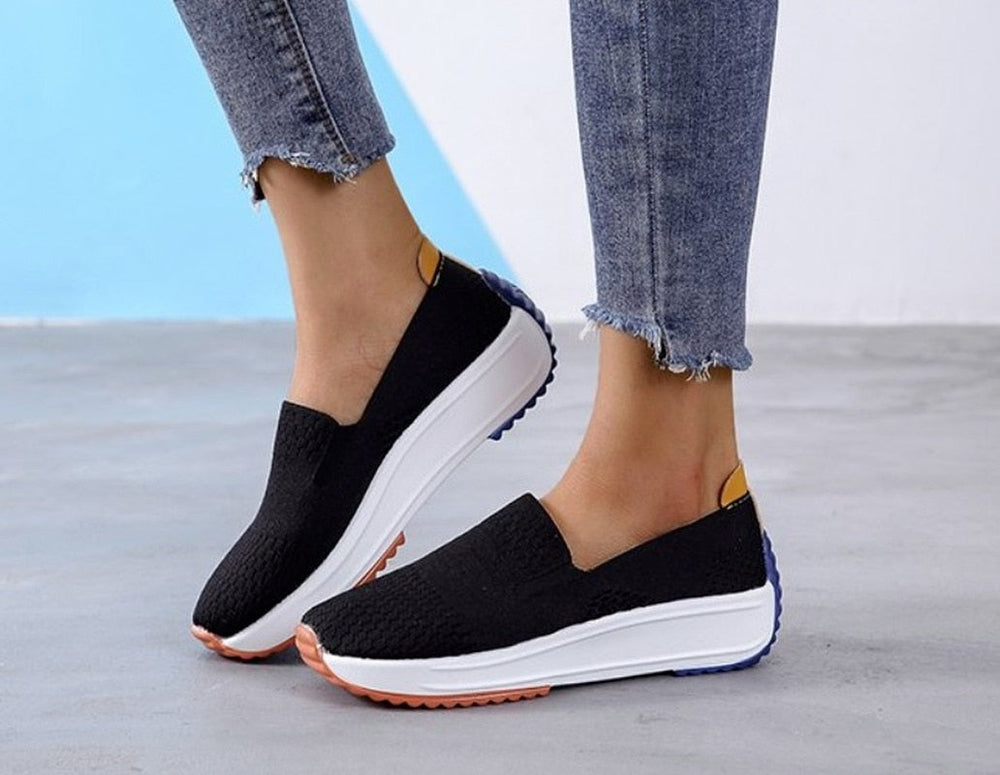 Stijlvolle ergonomische dames sneakers van LenasShoes, perfect als comfortabele loop schoenen voor de zomer.