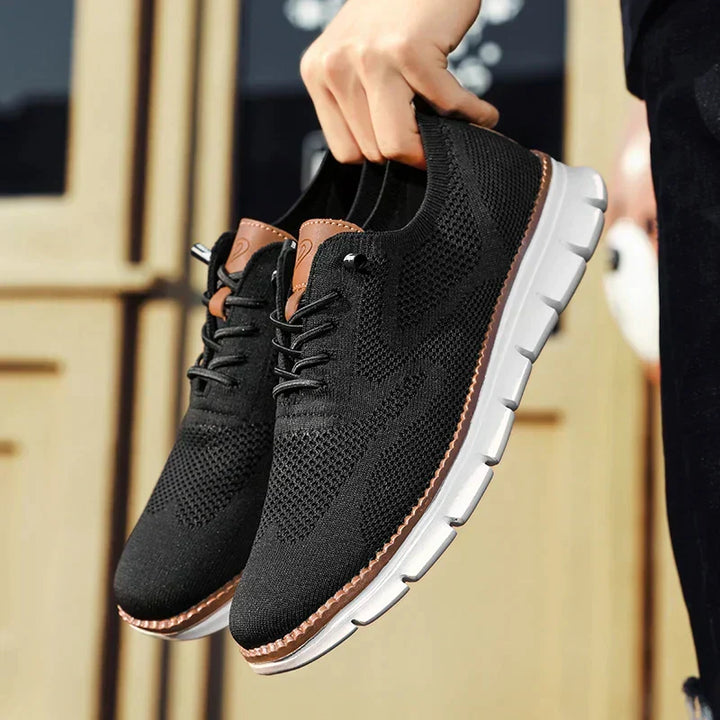 Zwarte comfortabele heren casual sneakers, perfect voor een trendy casual look.
