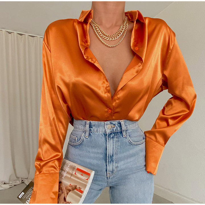 Comfortabele Sammie Satin blouse, een vrouwelijke en elegante top voor dagelijks gebruik.