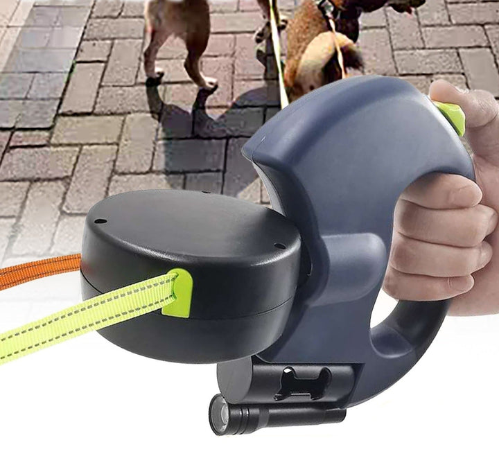 Dubbele oprolbare hondenriem met geïntegreerde zaklamp voor stressvrij wandelen met twee honden.