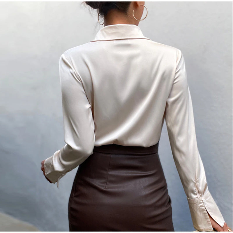Sammie Satin dames blouse, een stijlvolle keuze voor een professionele kantooroutfit.
