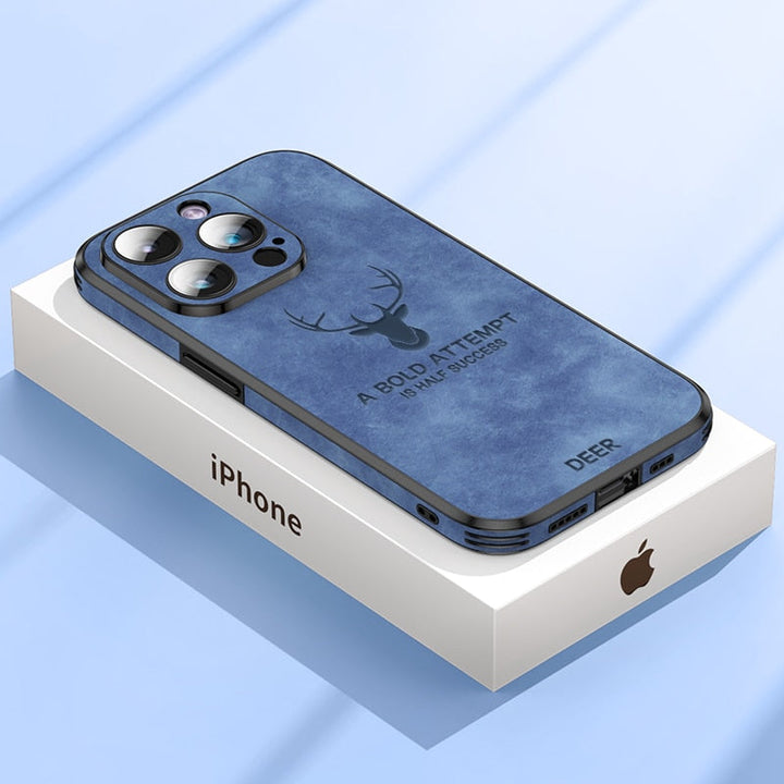 Compact leren hoesje voor iPhone met stijlvol design en verbeterde valbescherming.