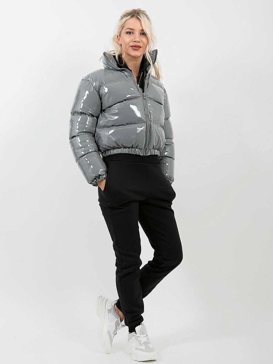 Rode Dames Pufferjack Pia, modieuze en warme winterjas, perfecte stijlvolle bovenkleding.