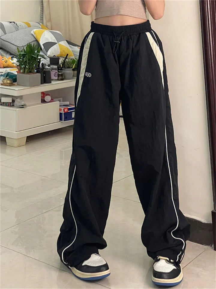 Trendy bruine dames joggingbroek, baggy en comfortabel. Ideaal voor een relaxte streetwear look.