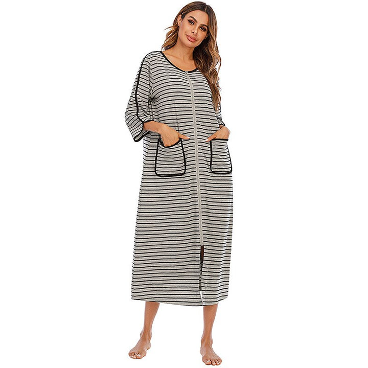 Comfortabele damesbadjas met capuchon en rits. Uw perfecte pyjama, huispak of zwangerschapsbadjas.