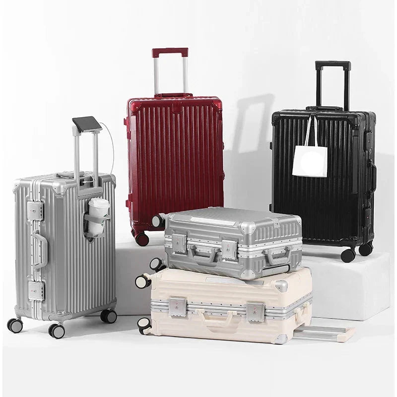 Harde reiskoffer Tallinn met aluminium frame, stevige bagage voor veilig en stijlvol reizen.