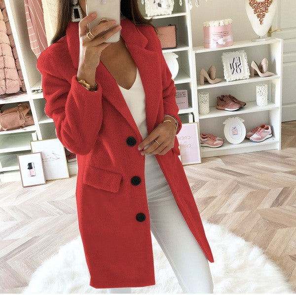 Veelzijdige lange damesjas, warm en stijlvol voor herfst/winter. Comfortabele bovenkleding met elegante snit.