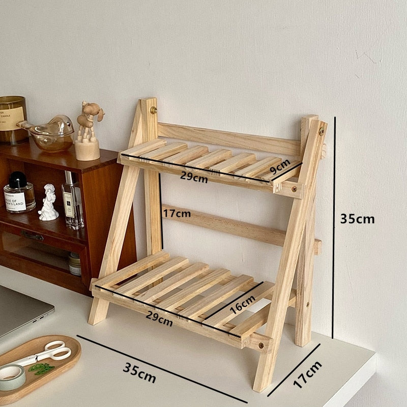 Opgeruimd interieur met dit esthetische houtkleurige en witte bureaurekje als stijlvolle opberger.