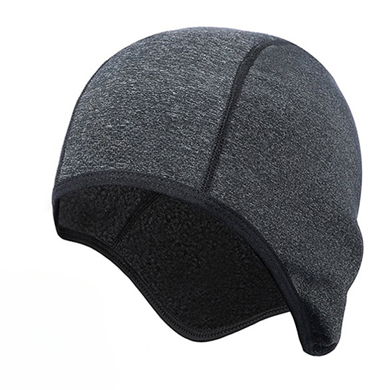 SportShield cap: comfortabele bescherming en warmte voor hoofd en oren bij diverse buitensporten.