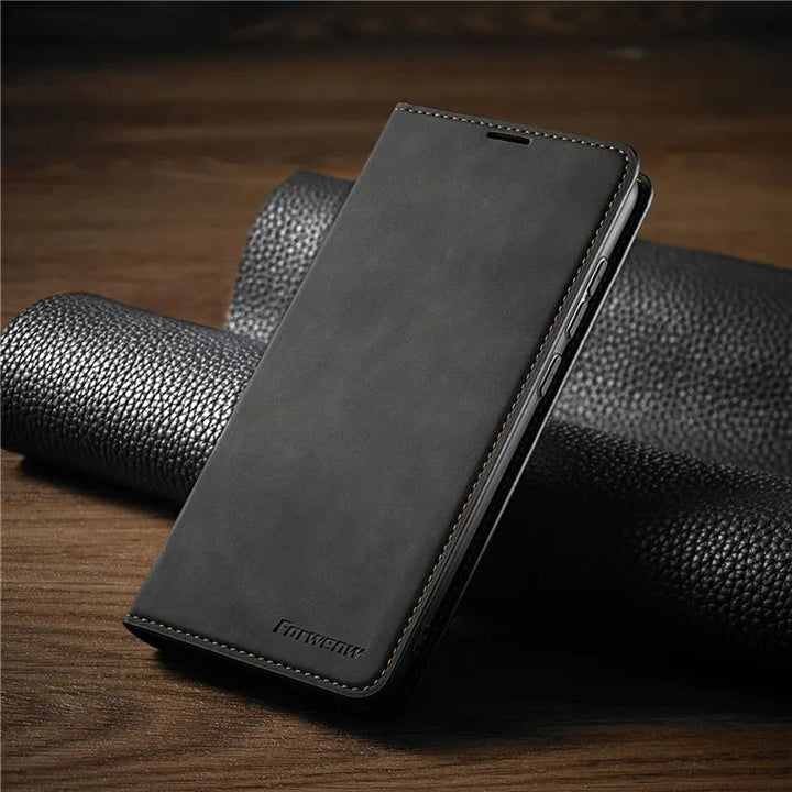 Luxe magnetisch leren iPhone hoesje. Biedt complete bescherming en stijlvolle uitstraling voor je smartphone.