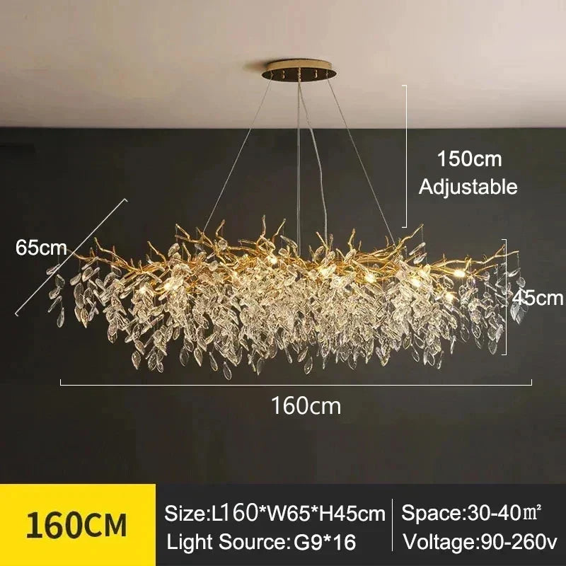 Luxe Aurelia kroonluchter met elegant bladontwerp en heldere kristallen, binnenverlichting.