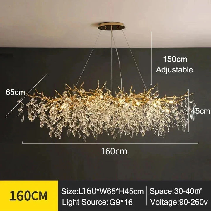 Luxe Aurelia kroonluchter met elegant bladontwerp en heldere kristallen, binnenverlichting.