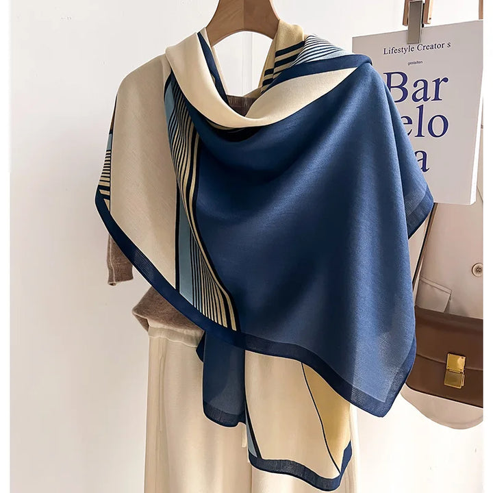 Zachte, warme dames wintersjaal. Ideaal als stijlvol accessoire voor koude dagen en een elegant cadeau.