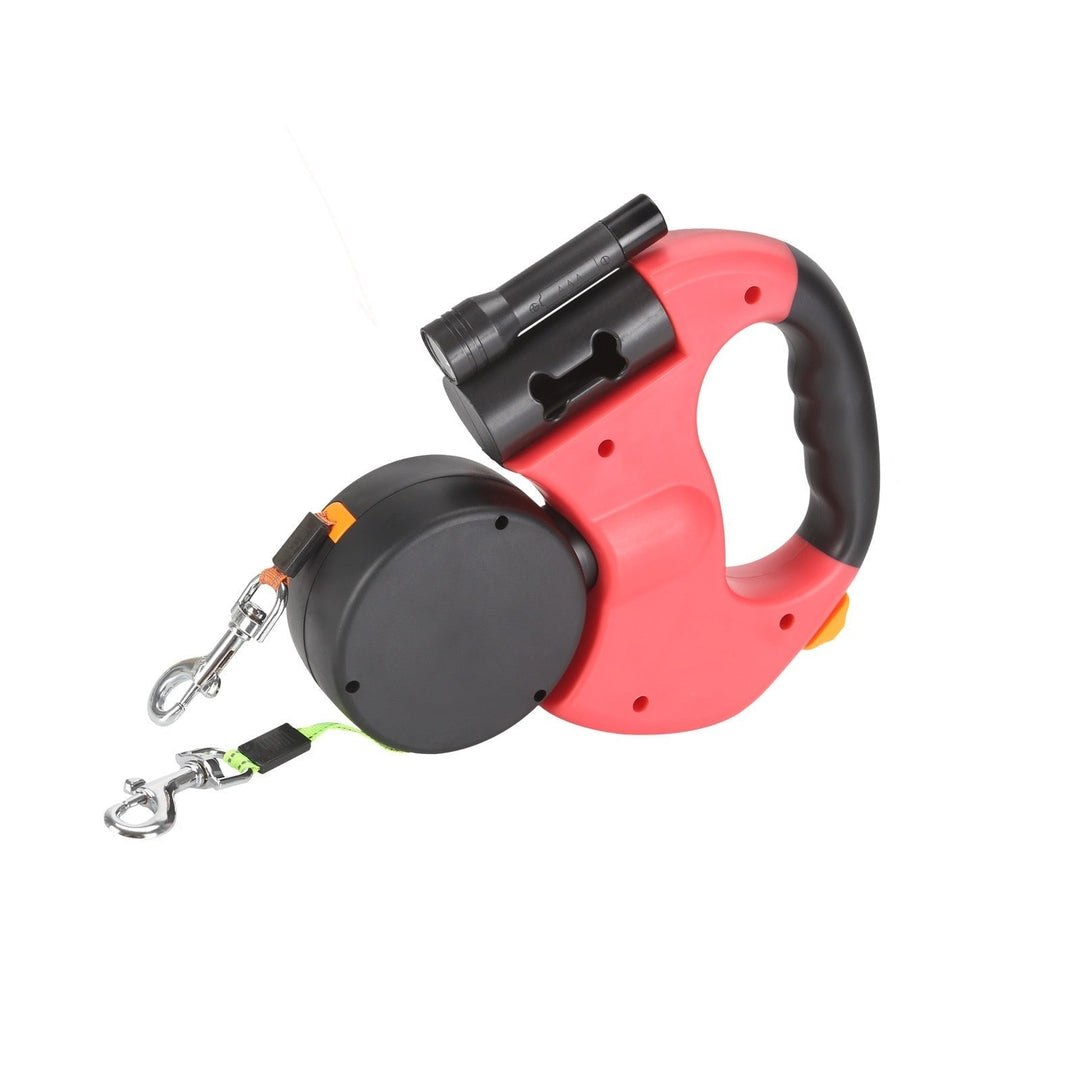 Innovatieve dubbele oprolhondenriem met zaklamp voor veilige en comfortabele wandelingen met twee honden.