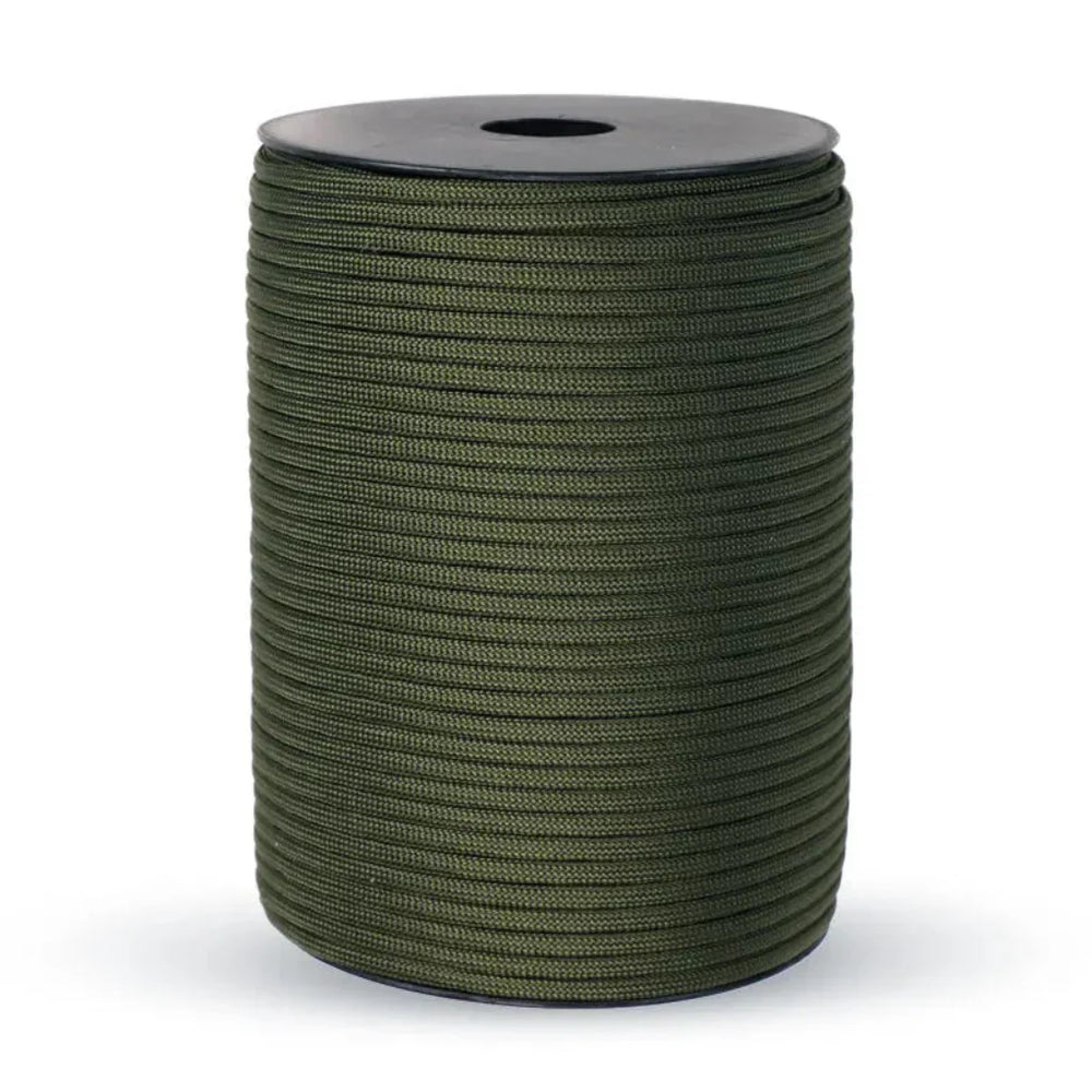 Stevig groen 9-kern survival paracord touw, perfect voor kamperen, wandelen en noodsituaties.