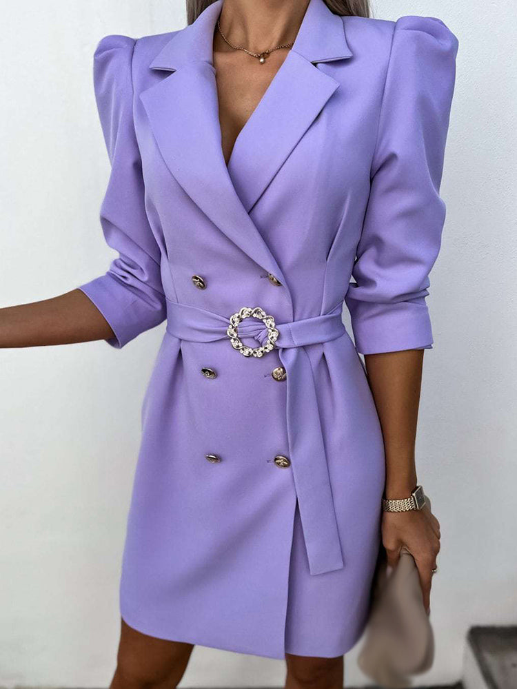 Dames elegante blazerjurk, een chique wikkeljurk met reverskraag voor een moderne damesmode outfit.