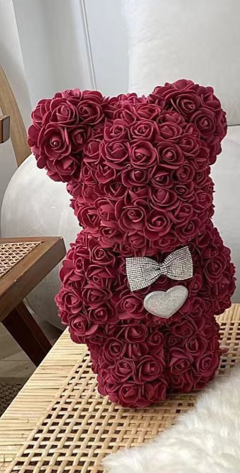 Decoratieve rozenbeer, ideaal als verjaardagscadeau of romantische woondecoratie.