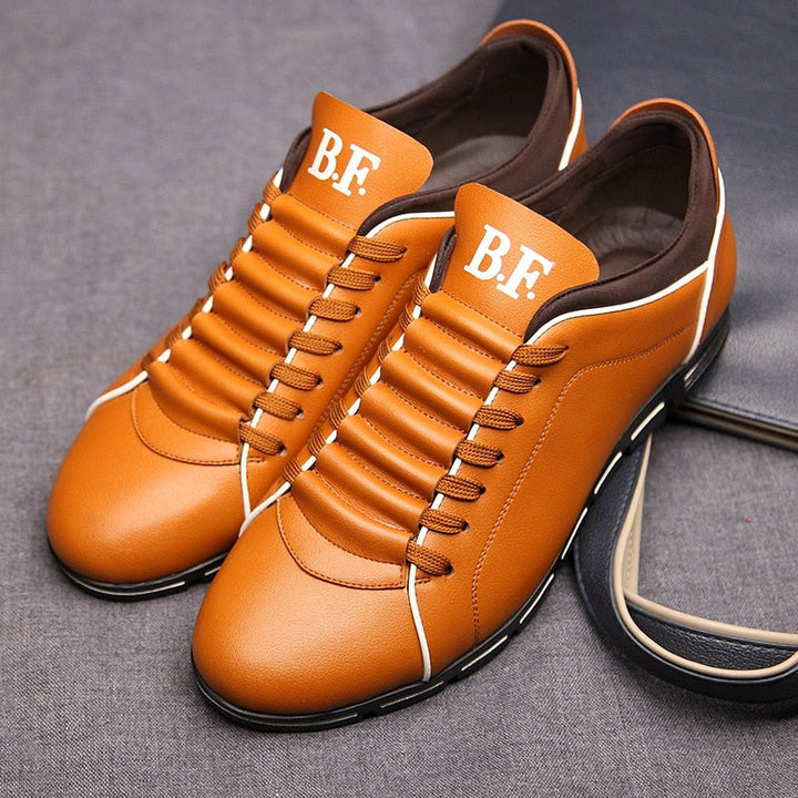 Comfortabele caramel herensneakers, stijlvol en veelzijdig voor casual dagelijkse looks.