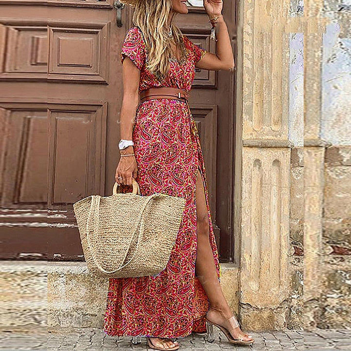 Comfortabele casual FloriekesDress damesjurk in bohemian stijl, perfect voor zomerse dagen of een voorjaarsfeest.