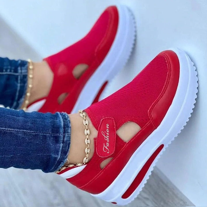 Details van de Dames Sasa sneakers: comfortabel voetbed en trendy design. Perfecte lage schoenen voor dames.