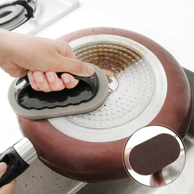 Universele krachtige schoonmaakspons voor effectieve vuilverwijdering in keuken en badkamer. Duurzaam huishoudartikel.